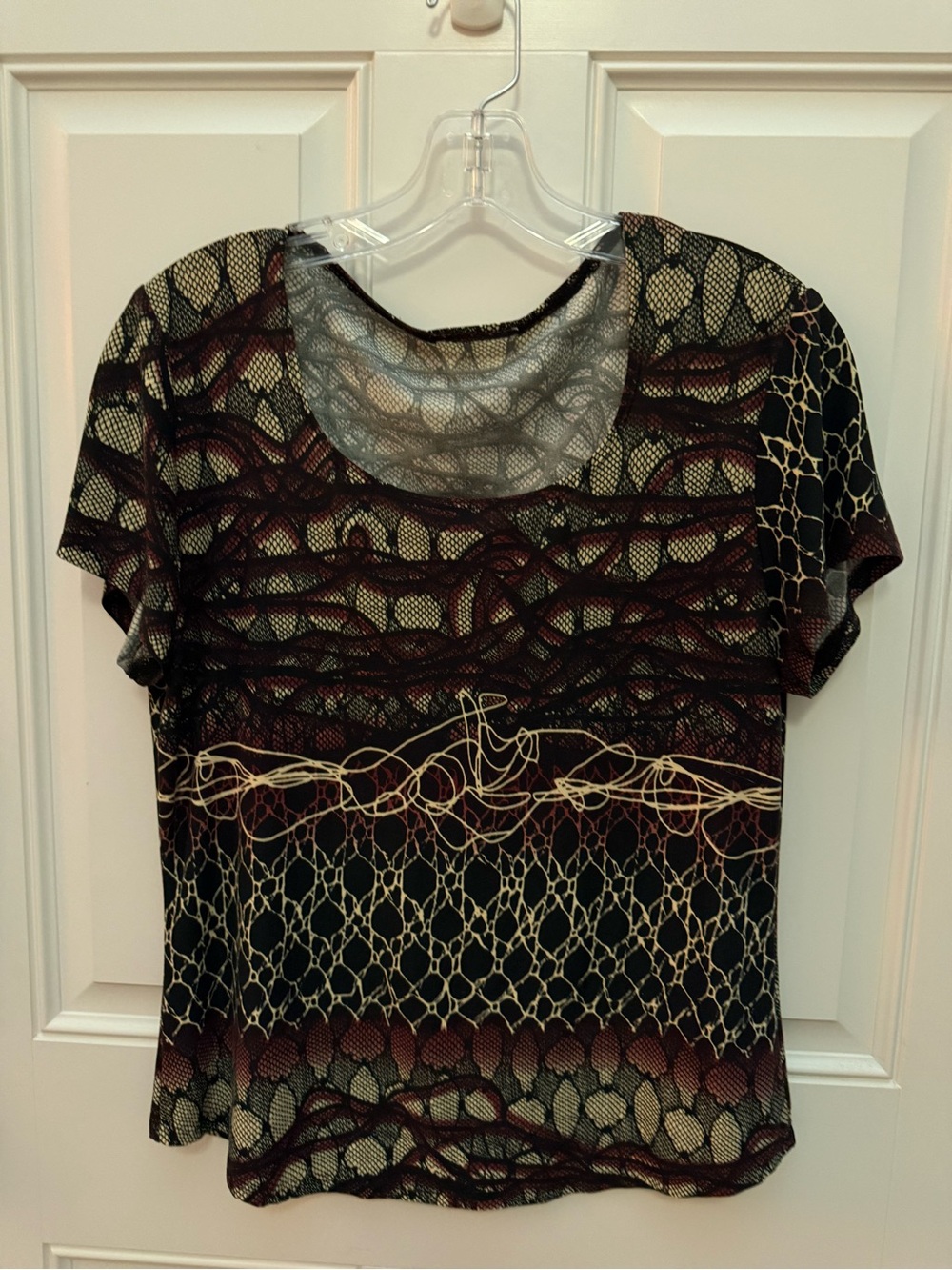 Women’s Short Sleeve Patterned Top